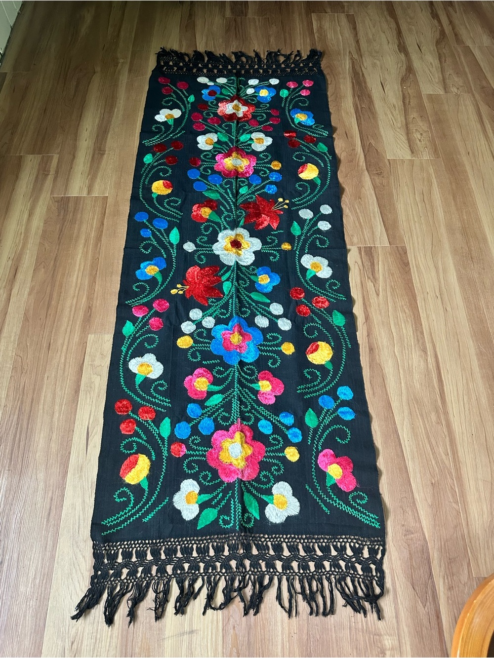 Vintage Suzani Table Runner 6x2, Hand Embroidered Floral on Cotton. Boho Fringe